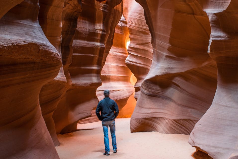 Page: Lower Antelope Canyon Tour with Local Navajo Guide – Lower Antelope Canyon, Arizona