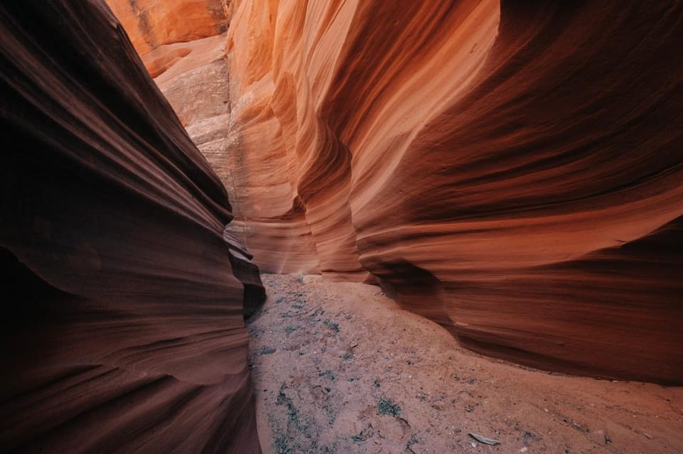 Page: Sand Dune Slot Canyon Hiking Tour – Page, Arizona