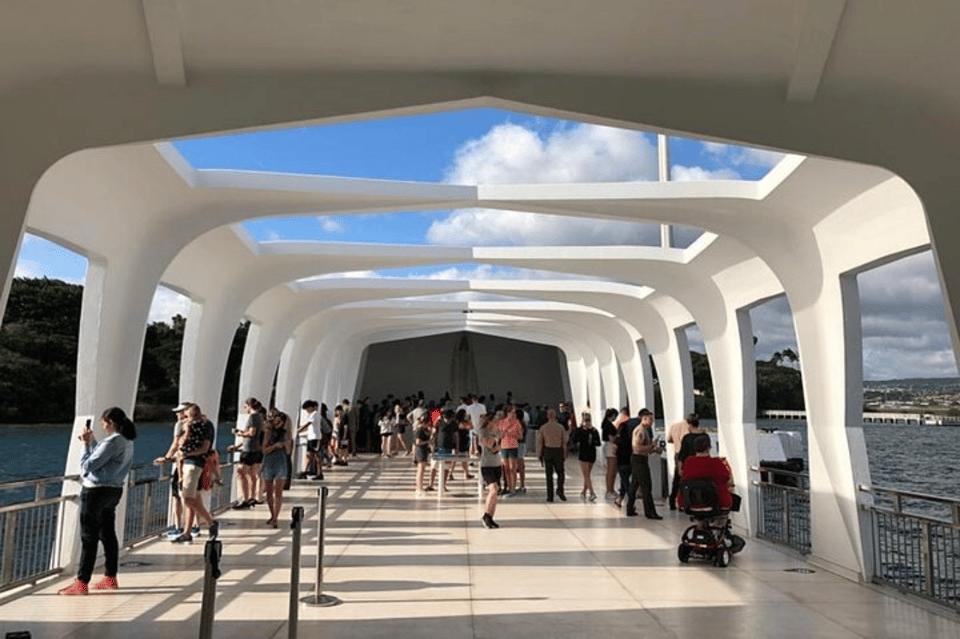 Pearl Harbor USS Arizona Memorial Tour – Hawaii, Hawaii