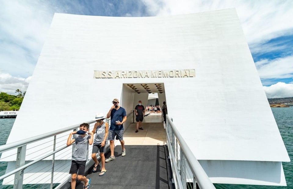 Pearl Harbor and Oahu Circle Island Tour FROM KONA – Hawaii, Hawaii