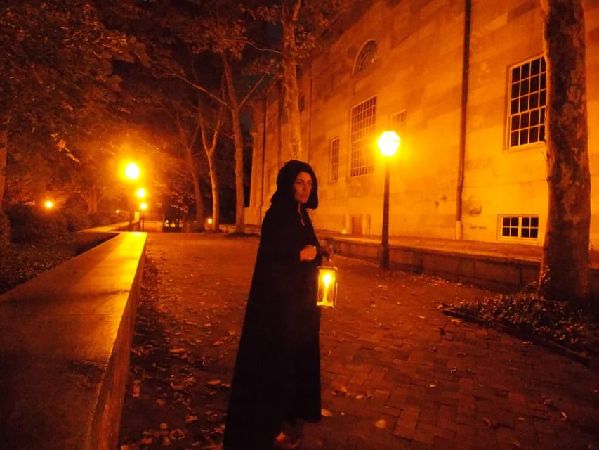 Philadelphia Ghost Tour by Candlelight – Philadelphia, Pennsylvania