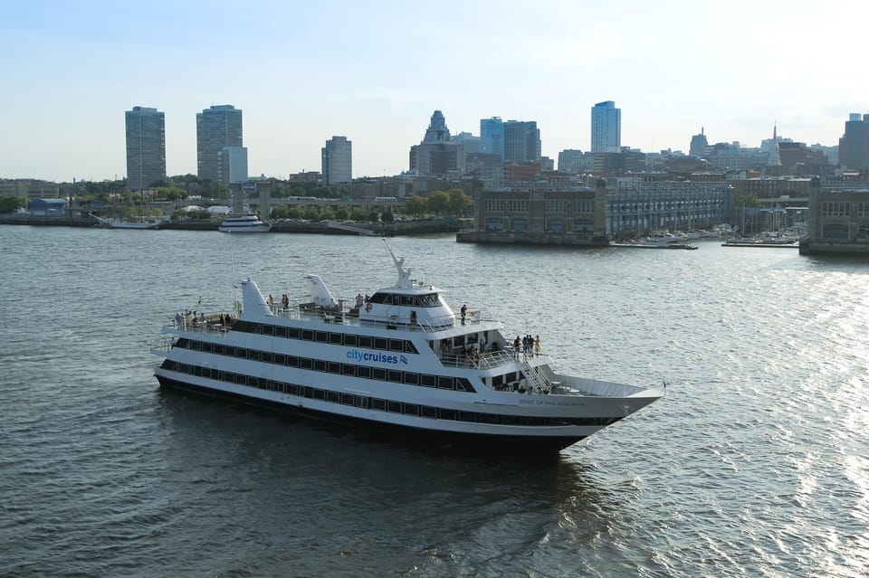 Philadelphia: Thanksgiving Early Dinner Cruise – Delaware River, Pennsylvania