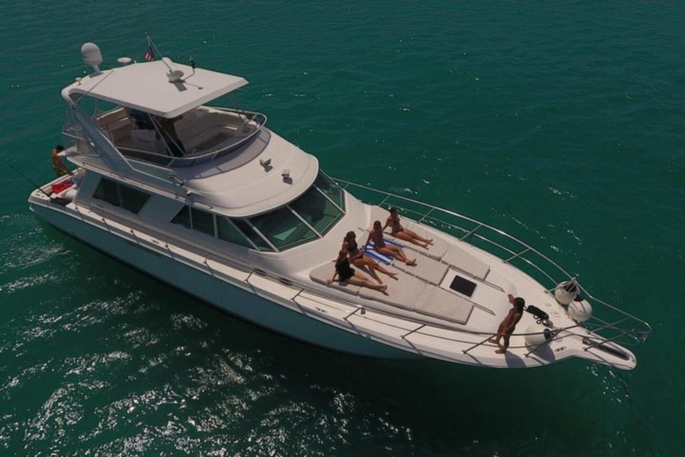 Playa Mujeres: Private Yacht Rental – 4-hour SR55H4 – Cancún, Mexico