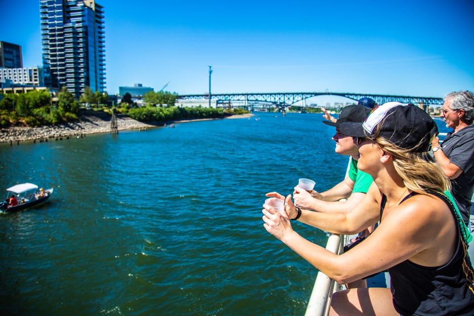 Portland: Happy Hour Sightseeing Cruise – Portland, Oregon