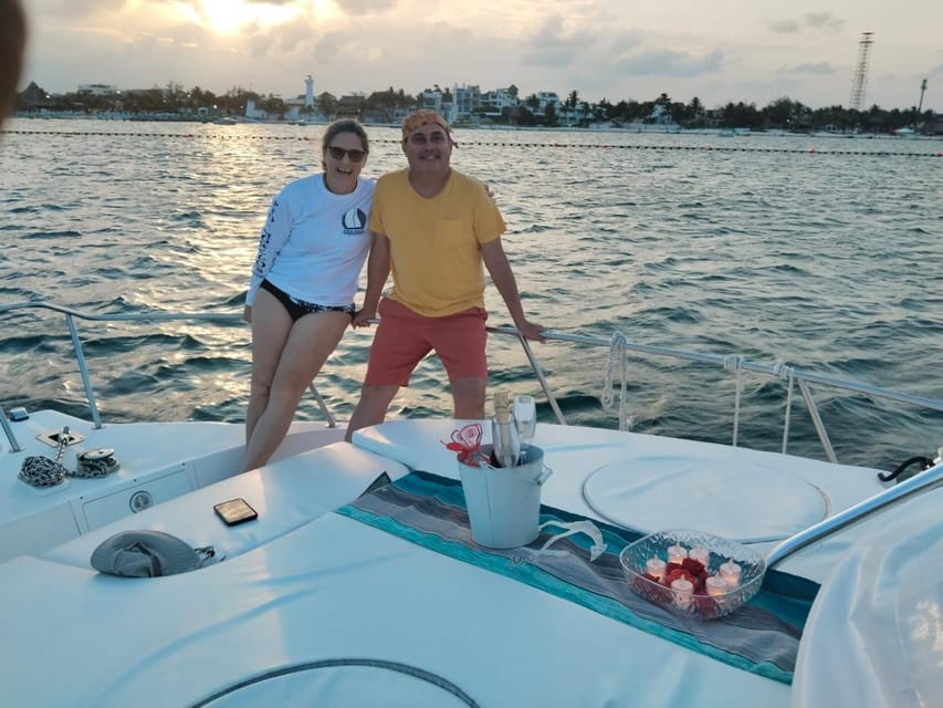 Puerto Morelos: Romantic yacht ride at sunset – Puerto Morelos, Mexico