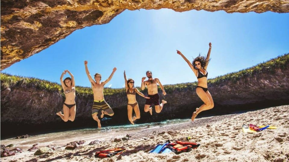 Puerto Vallarta: Marietas Islands with open bar and lunch – Playa la Nopalera, Mexico