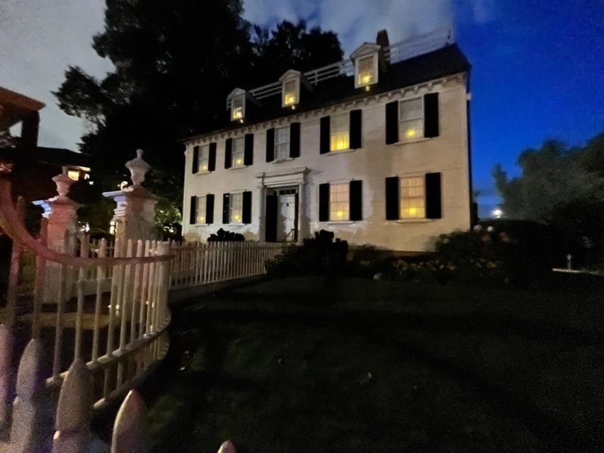 Salem: Ghost Tour with Ghost Hunting Gear in Old Salem – Salem, Massachusetts