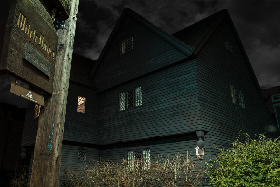 Salem: Ultimate Dead of Night Walking Ghost Tour – Salem, Massachusetts