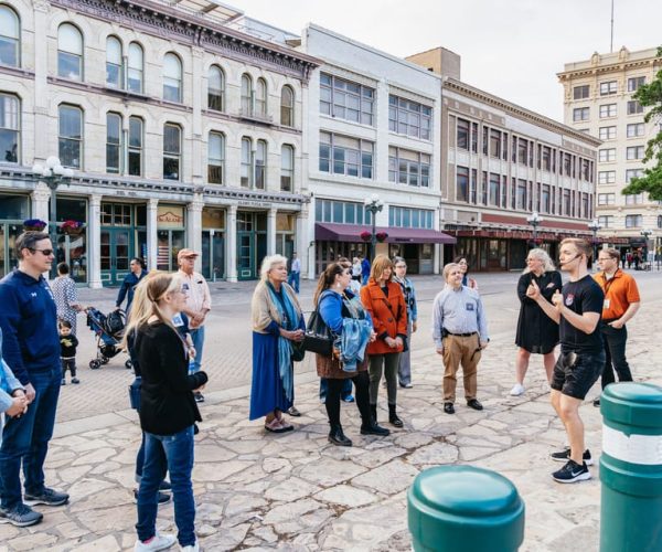 San Antonio: Ghosts of the Past Guided Walking Tour – San Antonio, Texas