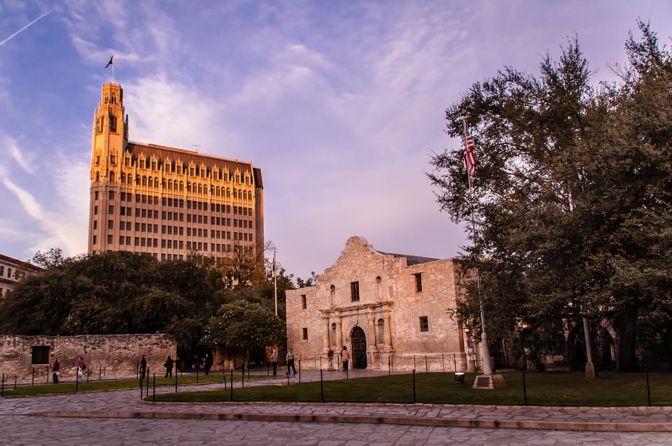 San Antonio: Guided Haunted Pub Crawl – San Antonio, Texas