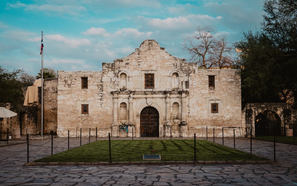 San Antonio: Self-Guided Ghost Walking Tour – San Antonio, Texas