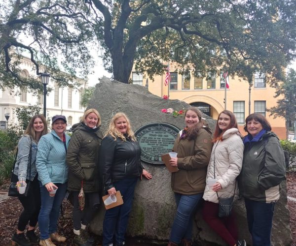 Savannah: Guided Walking Tour and Trivia Game – Savannah, Georgia