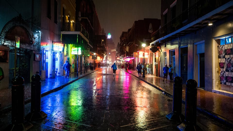 Self Guided Audio Ghost Tour in New Orleans in 6 Languages – New Orleans, Louisiana