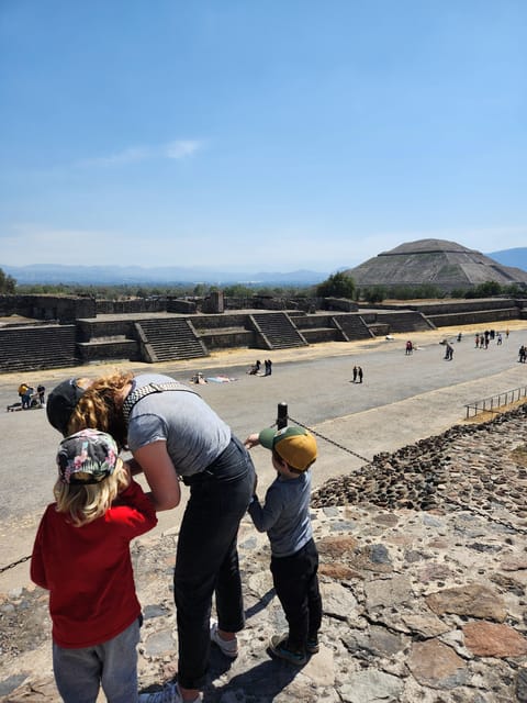 TRANSPORTATION +BALLOON RIDE+ BREAKFAST IN A CAVE – San Juan Teotihuacán, Mexico