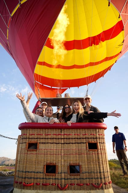 Temecula: Sunrise Hot Air Balloon Ride with Champagne – California, California