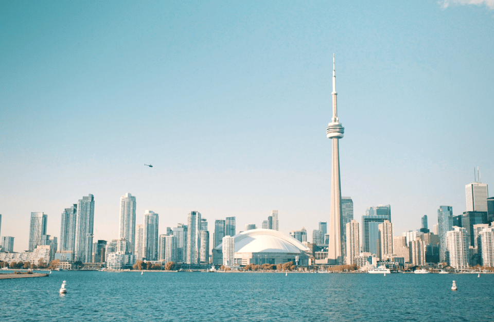 Toronto: Best of Toronto Tour with CN Tower and River Cruise – Toronto, Canada