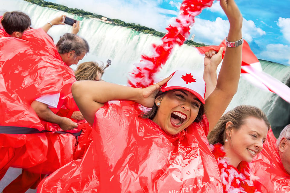 Toronto: Niagara Falls Day Tour with Boat Tour Option – Niagara Falls, Canada