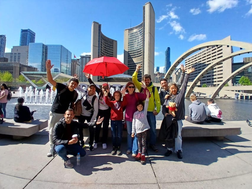 Toronto: Tips-Based City Highlights Walking Tour | 3-Hour – Toronto, Canada