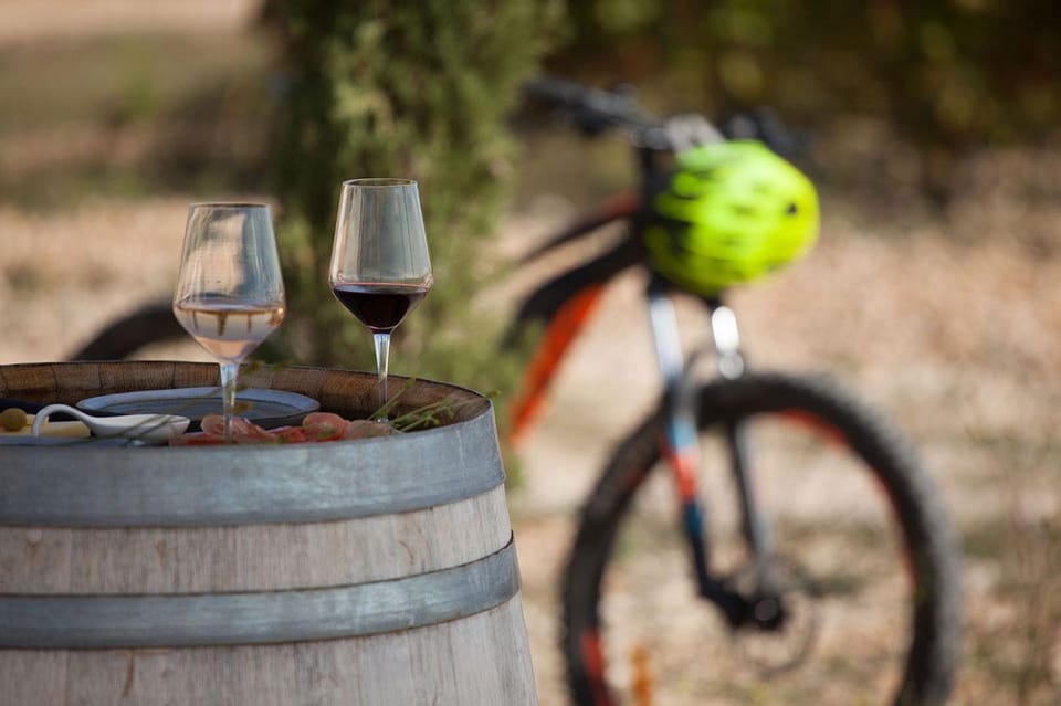 Traverse City: Old Mission Peninsula Bike and Wine Tour – Bowers Harbor Vineyards, Michigan