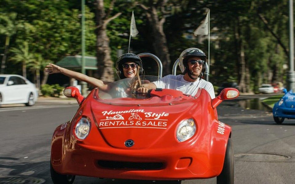 Uluniu Ave: Waikiki Scoot Coupe Rental Ala Moana & Kaka’ako – Honolulu, Hawaii