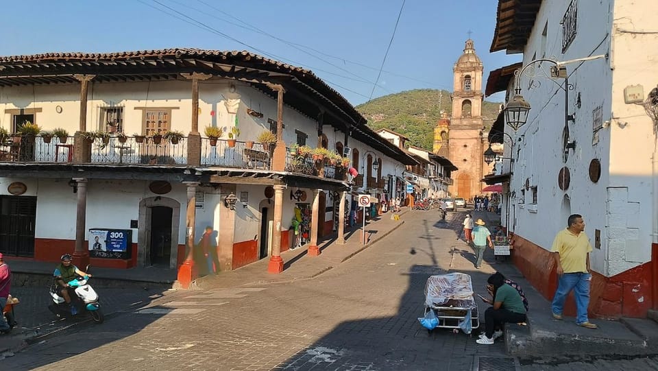 Valle de Bravo Tour: Walk in Magical Town and Ride a Jet Ski – Valle de Bravo, Mexico