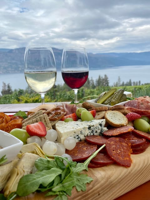 Vernon: Vernon Full Day Guided Wine Tour – Okanagan Lake, Canada