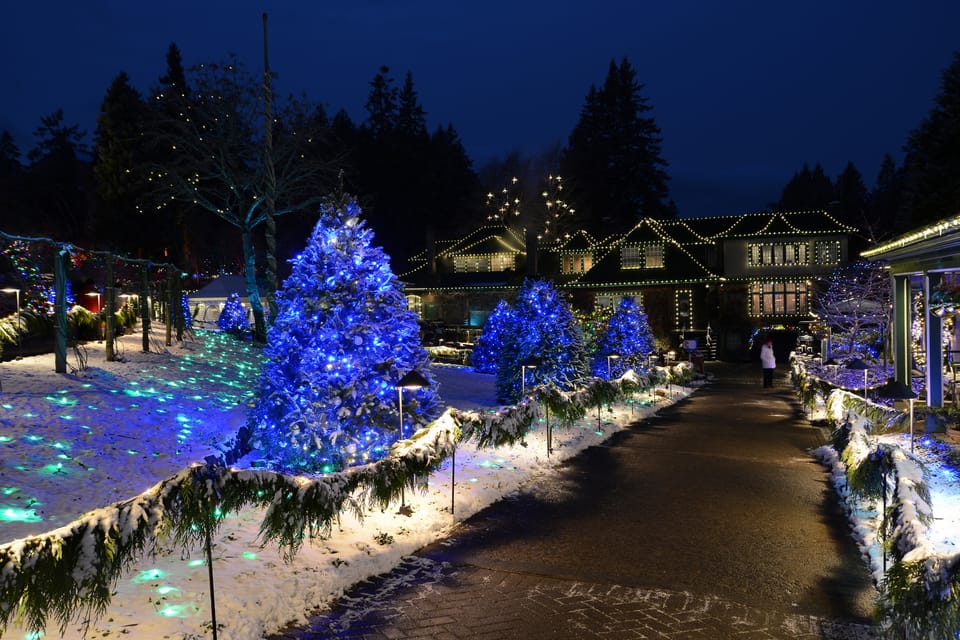 Victoria and Butchart Gardens Christmas Tour – Butchart Gardens, Canada