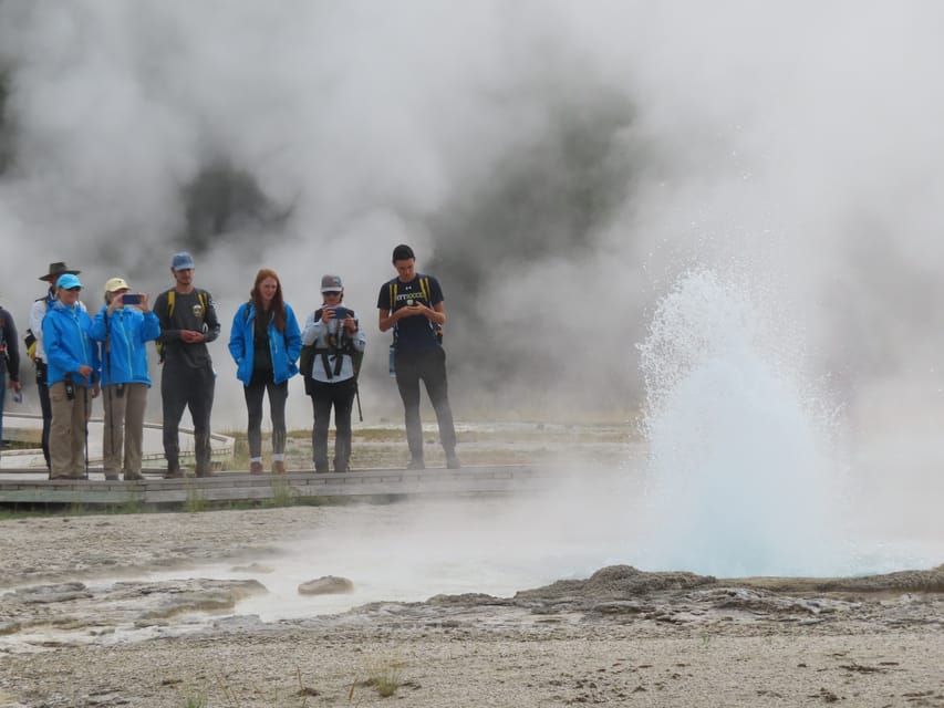 Yellowstone: Upper Geyser Basin Hike with Lunch – Riverside Geyser, Wyoming