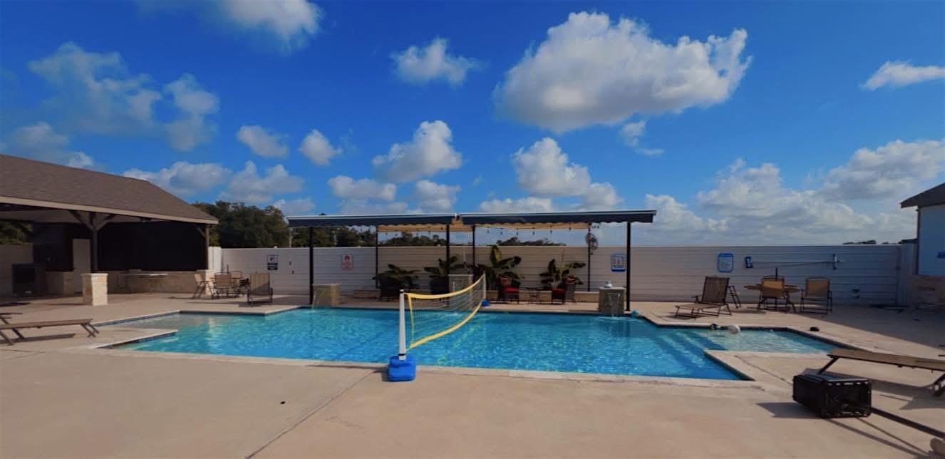 Sun’s Out Bun’s Out Pool Party at 3501 Lauder Rd – Houston, TX