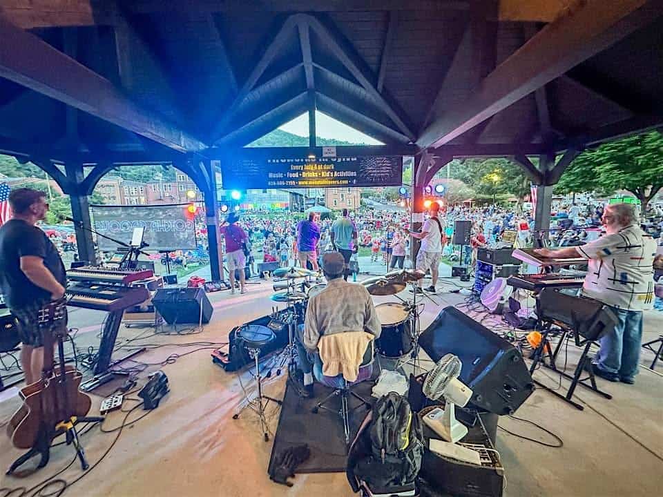 Groovin’ on The Green featuring Gotcha Groove at The Village Green Commons – Cashier, NC