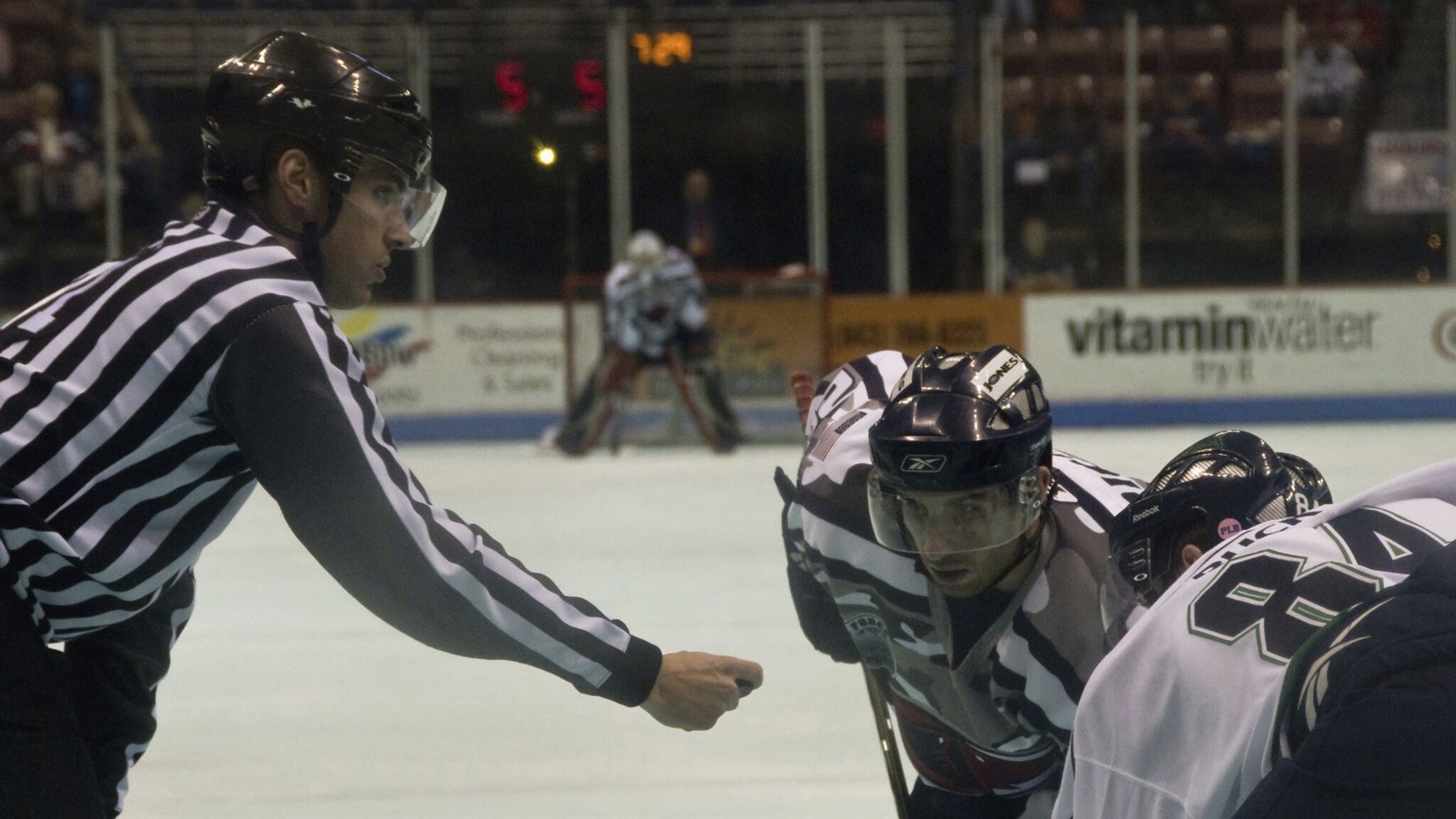 Wheeling Nailers vs. Worcester Railers at Wesbanco Arena – Wheeling,