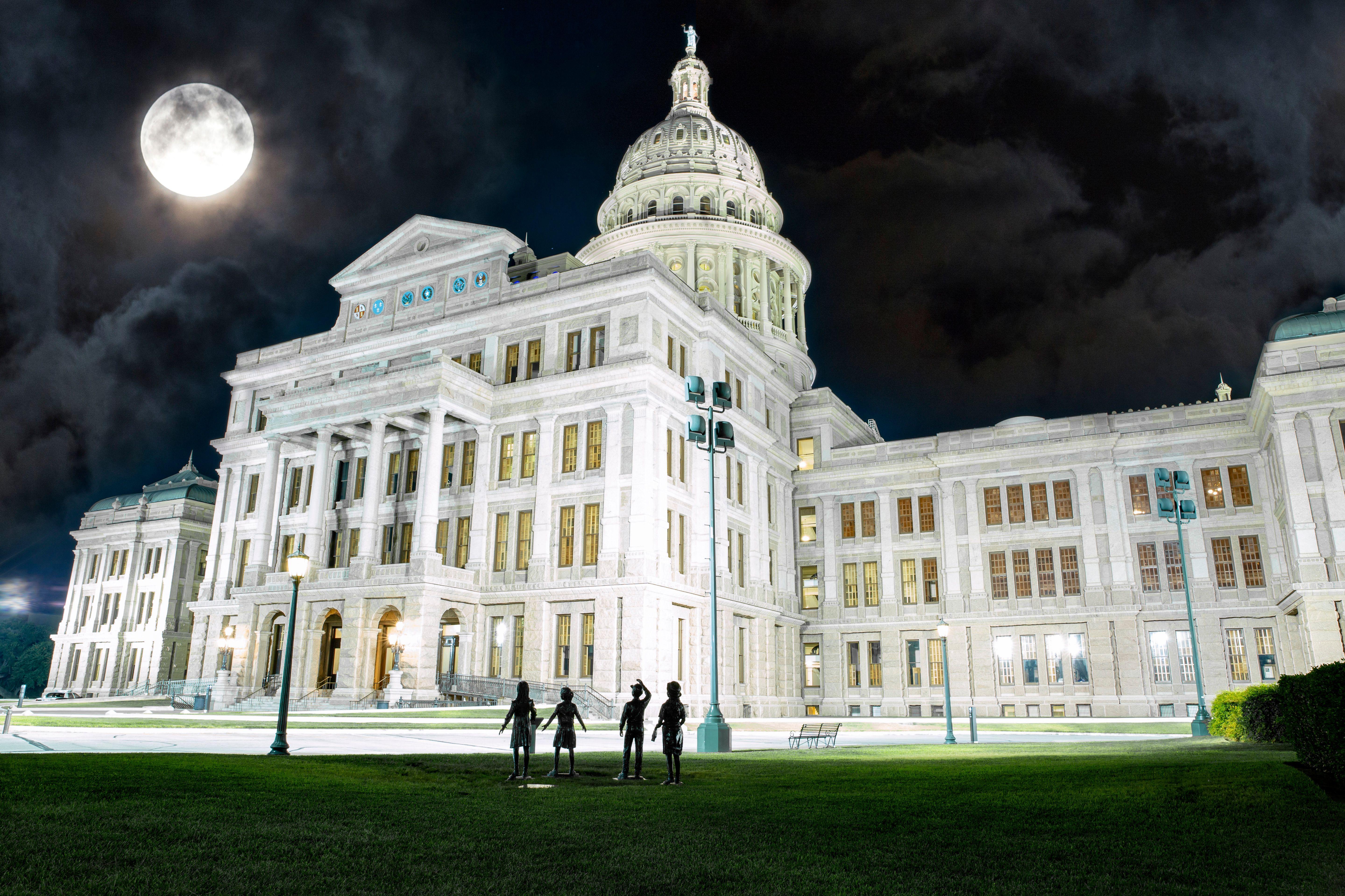 Book Tickets for Austin Apparitions & Ashes Ghost Tour: Austin Apparitions & Ashes Ghost Tour - Texas