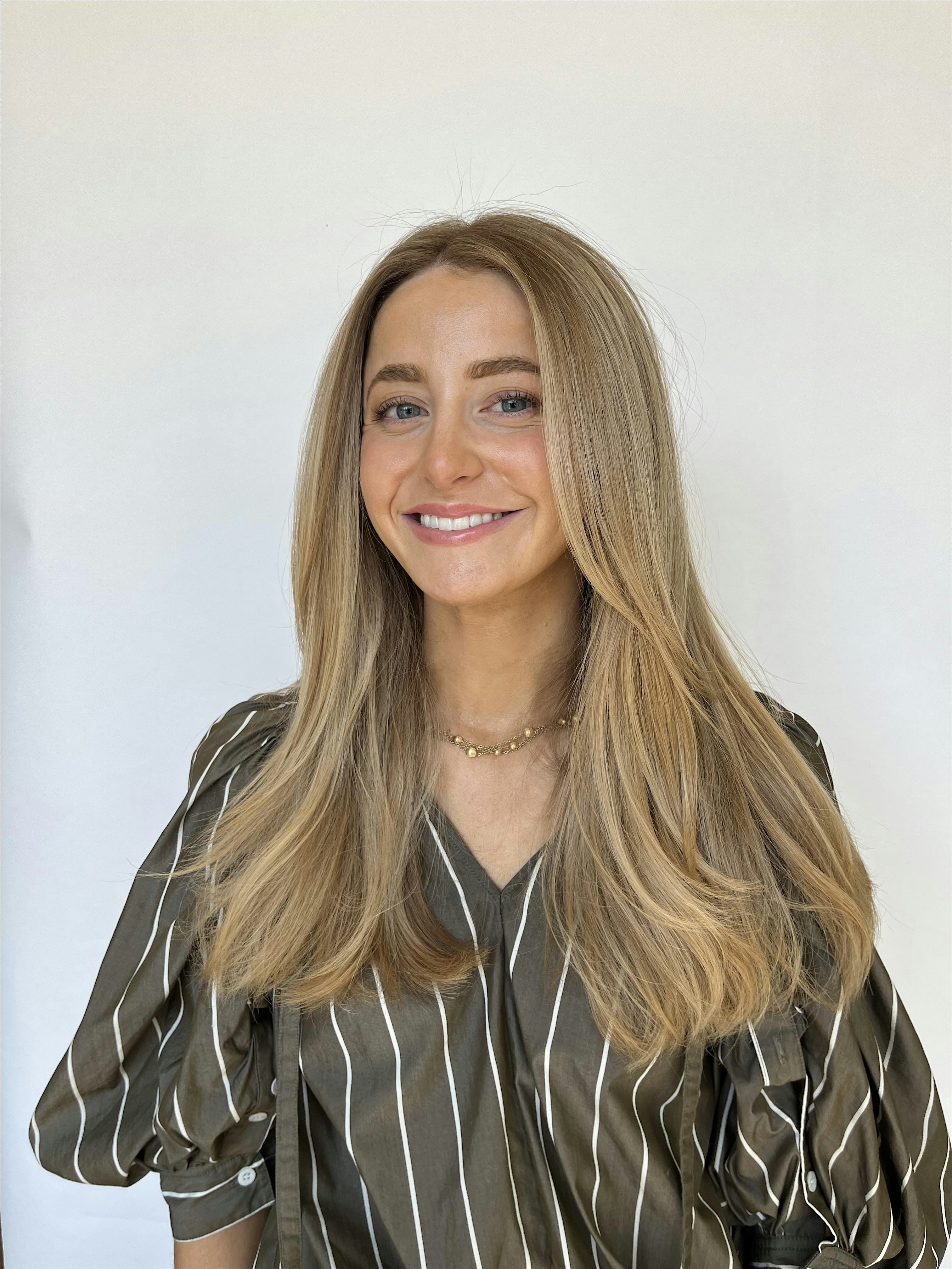 Express Blonding Placement at 4219 Bryan St – Dallas, TX