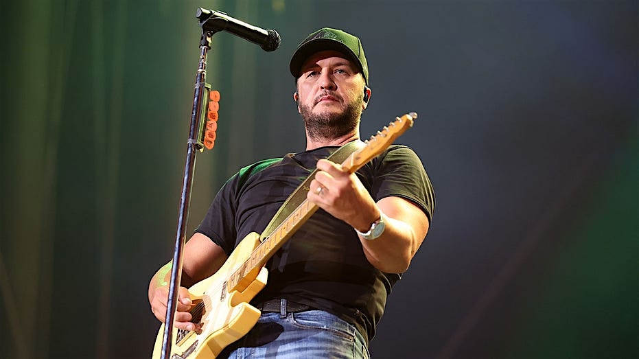 Luke Bryan at 9993 Alleghany Rd – Darien Center, NY