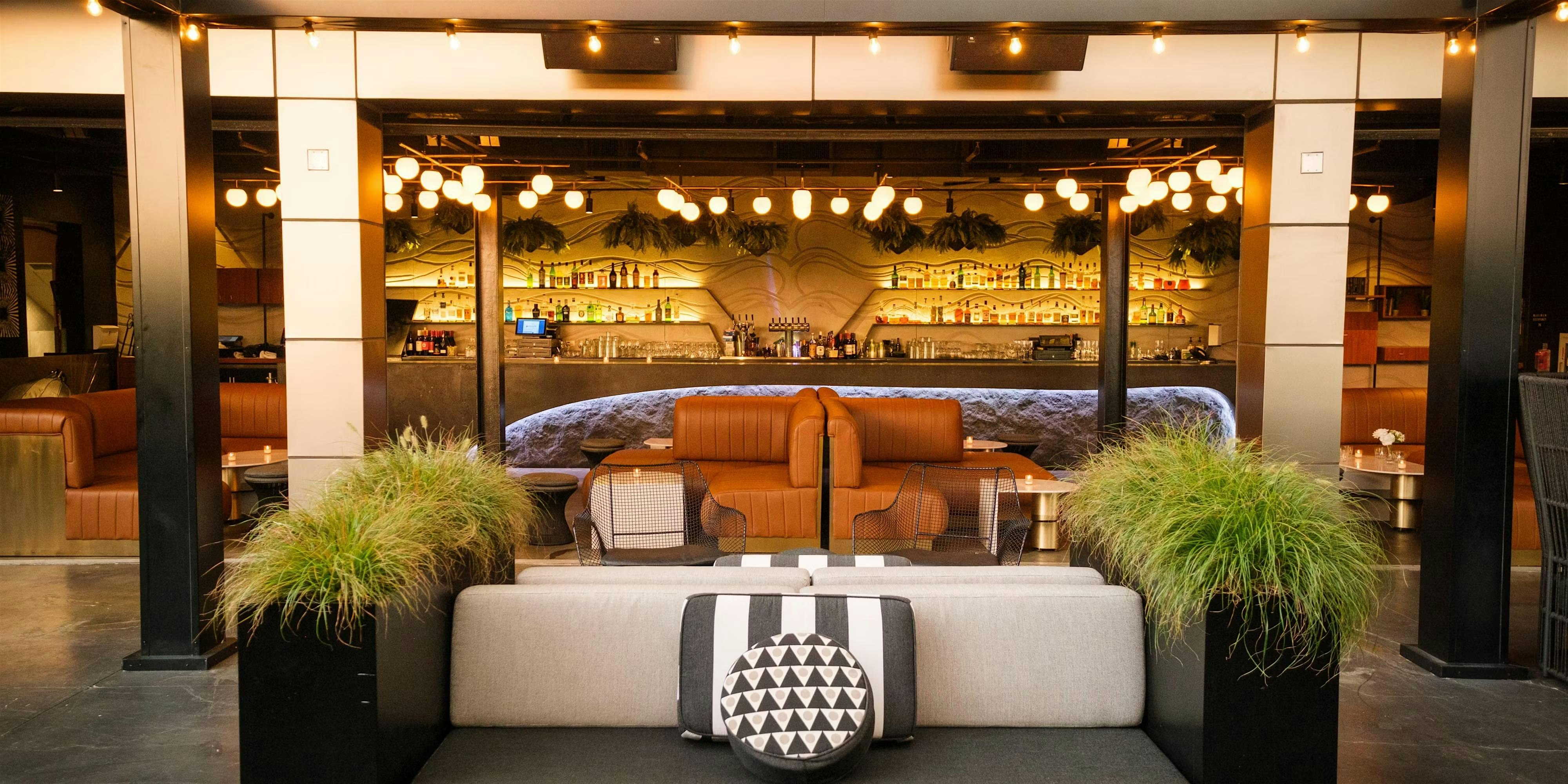 DUSK || Sun.Aug.31st || STRATUS ROOFTOP at Stratus Rooftop Lounge – Philadelphia, PA