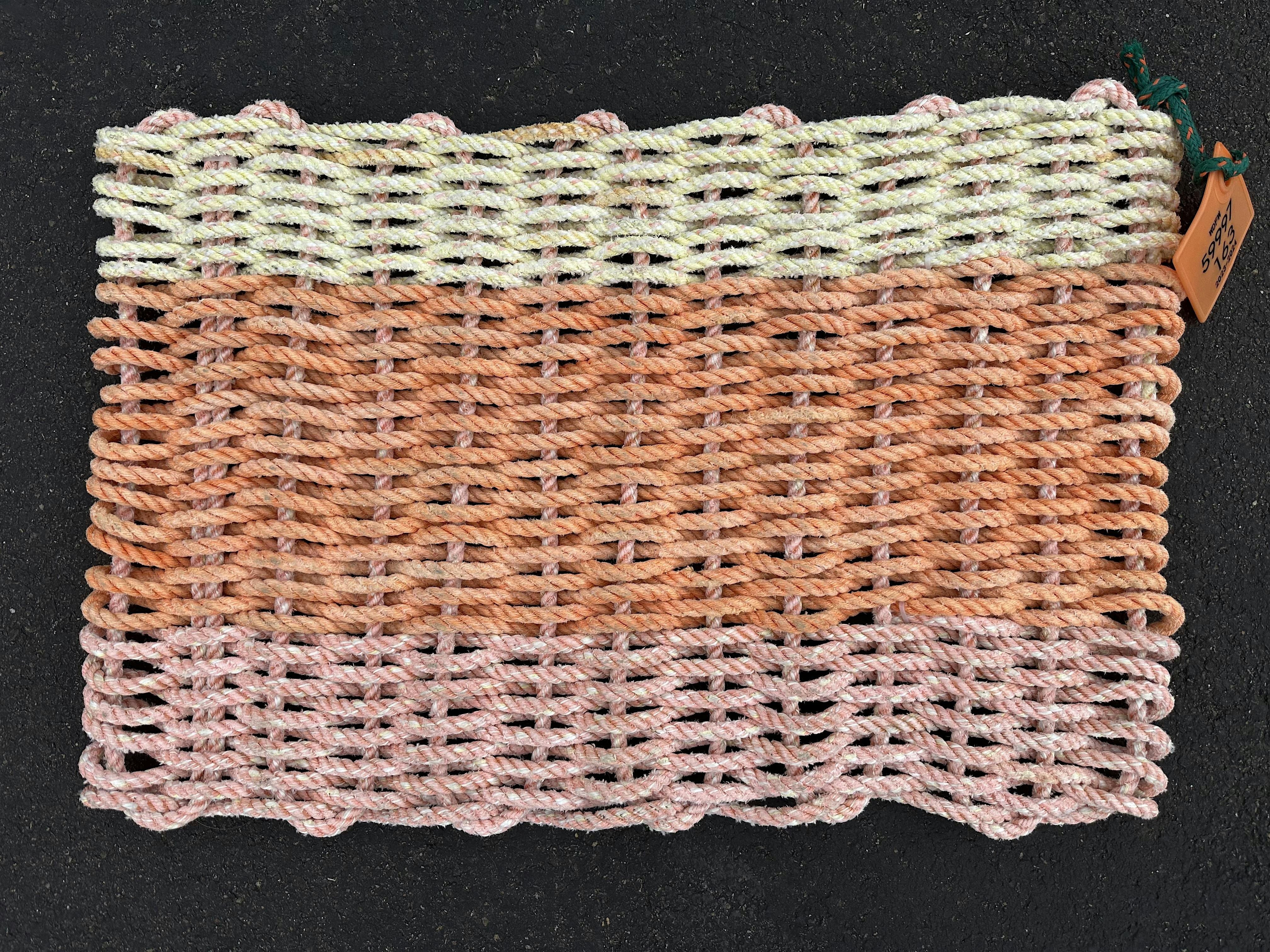 Nauti Rope Rug at Westport Winery Garden Resort – Aberdeen, WA