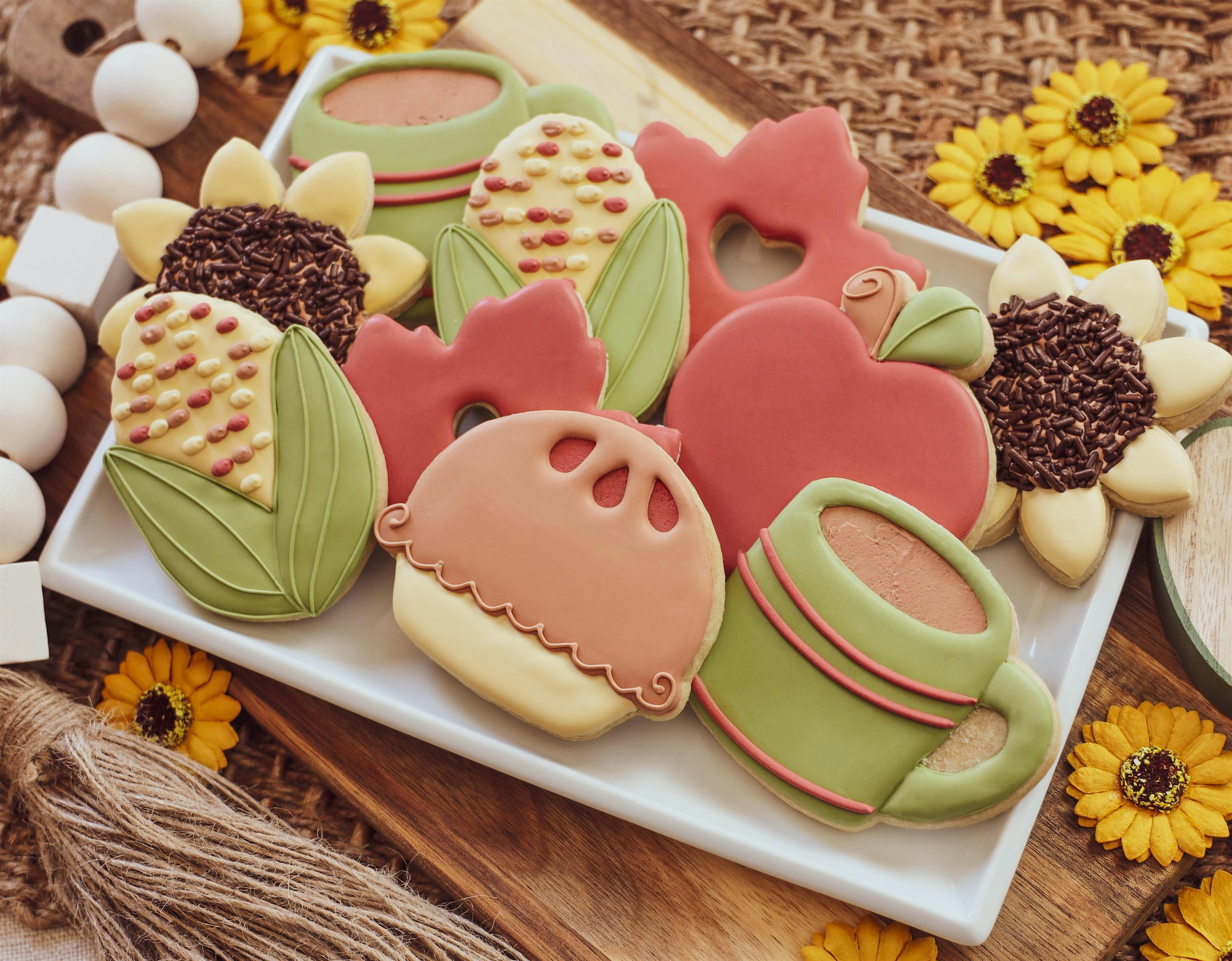 Fall Favorites Sugar Cookie Decorating Class at Beans and Brews Coffee House – Spring, TX