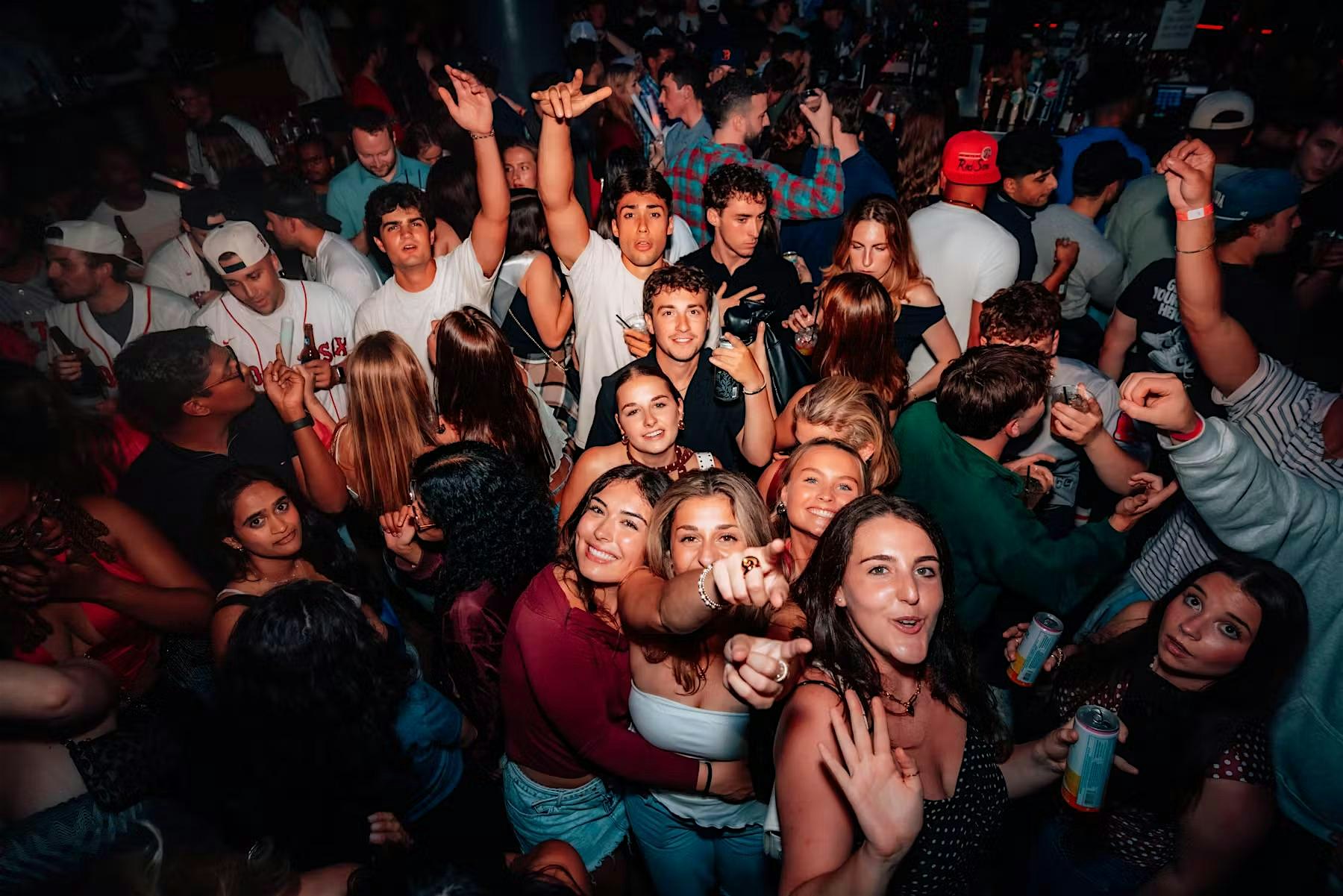 Tufts Senior Bar Night at Game On! – Boston, MA