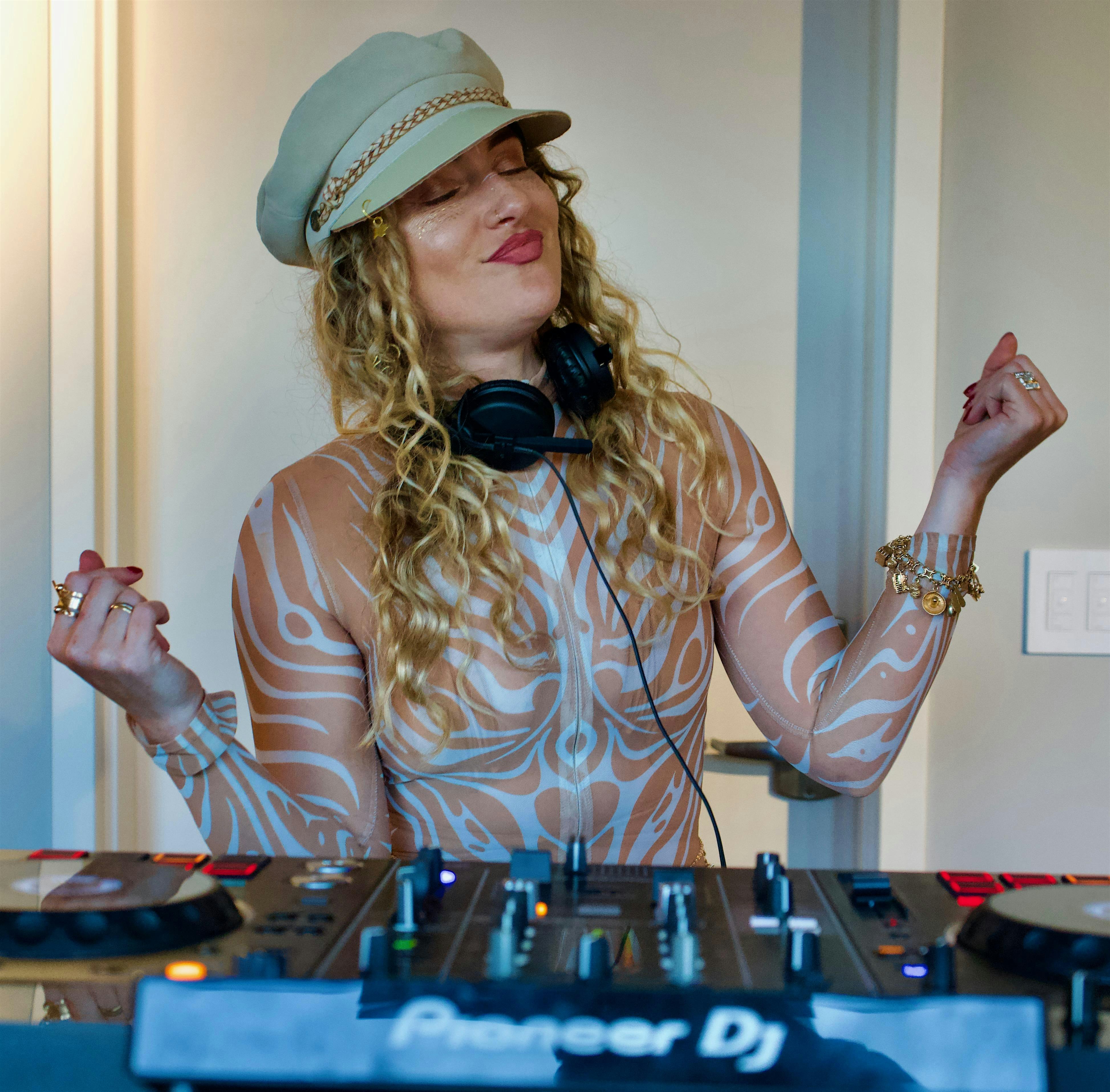 Sunset Sessions • Borrego Rooftop • Fri Sep 26th at Hotel Indigo – San Diego, CA
