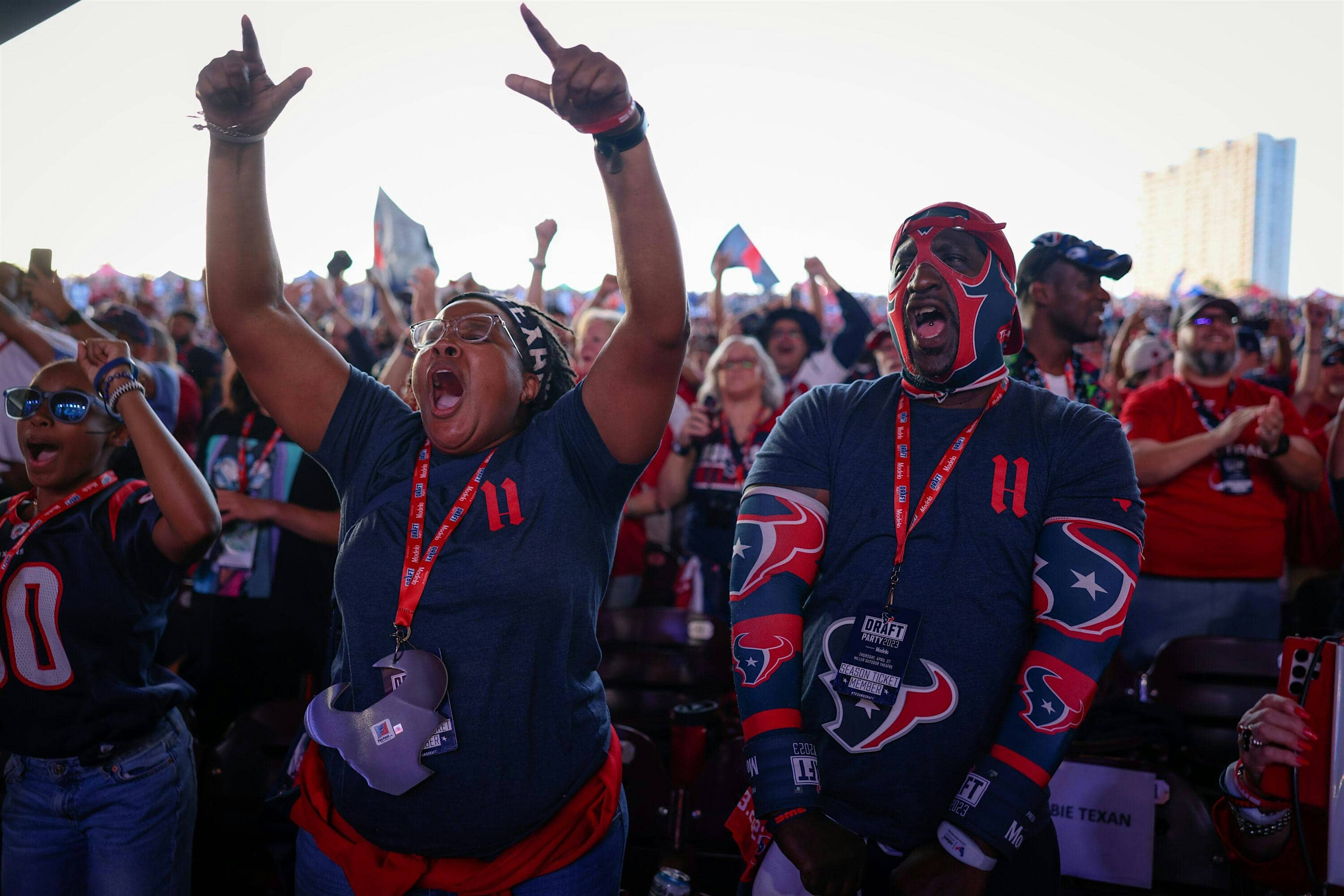 Dinner with Strangers: Texans Fans Edition at Restaurant of the Week – Houston, TX