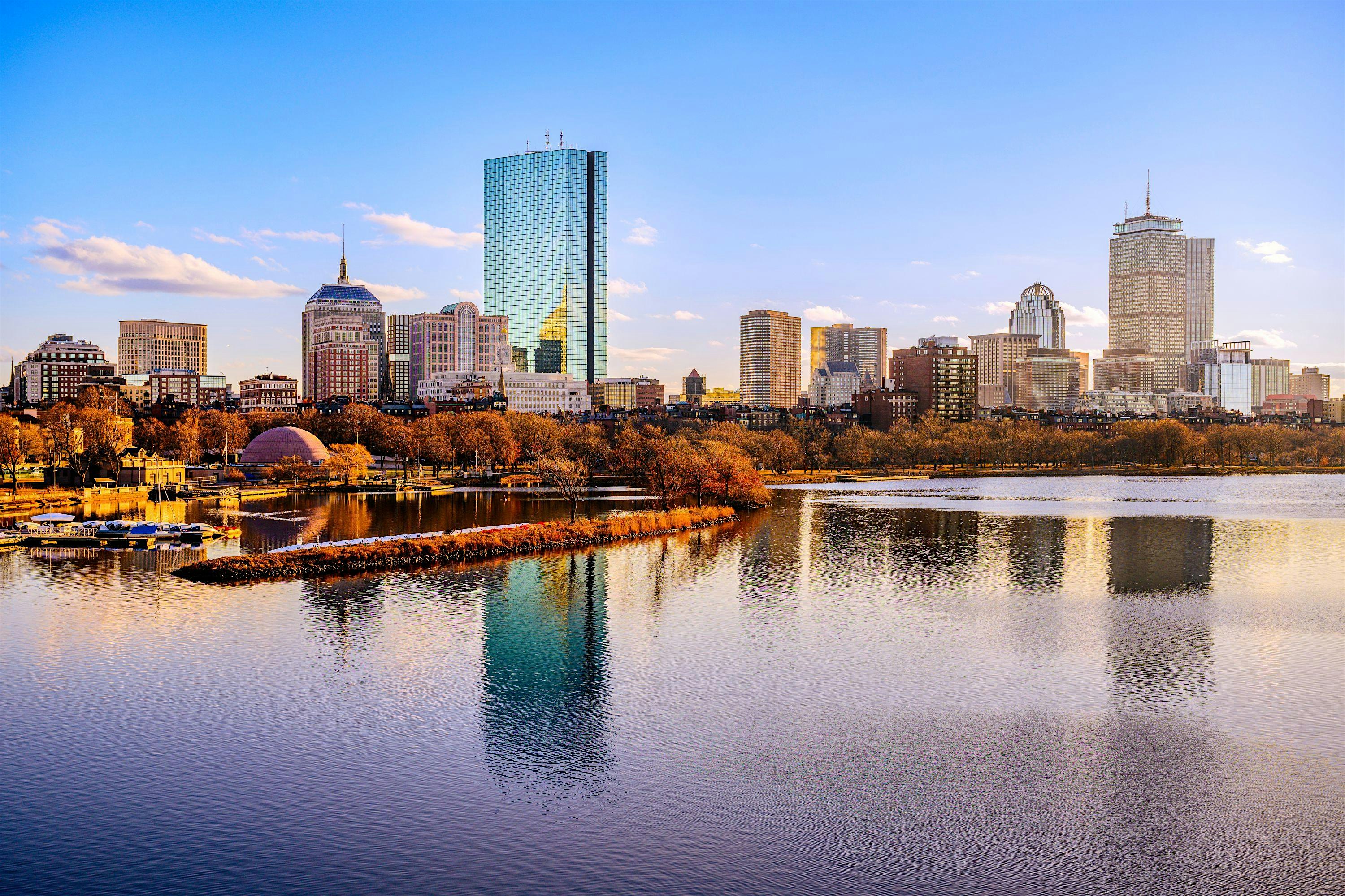 Boston Bar Crawl: Back Bay Beat Bar Crawl at 271 Dartmouth St – Boston, MA