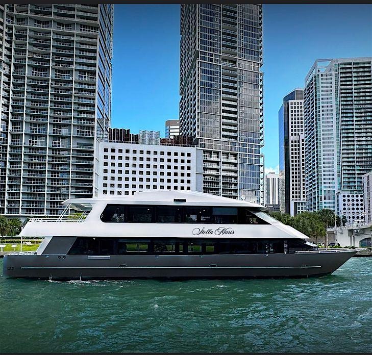 $50 FONTAINEBLEAU Yacht Party $50 SPECIAL! 3hrs Open Bar, FOOD & DJ at Fontainebleau Miami Beach – Miami Beach, FL
