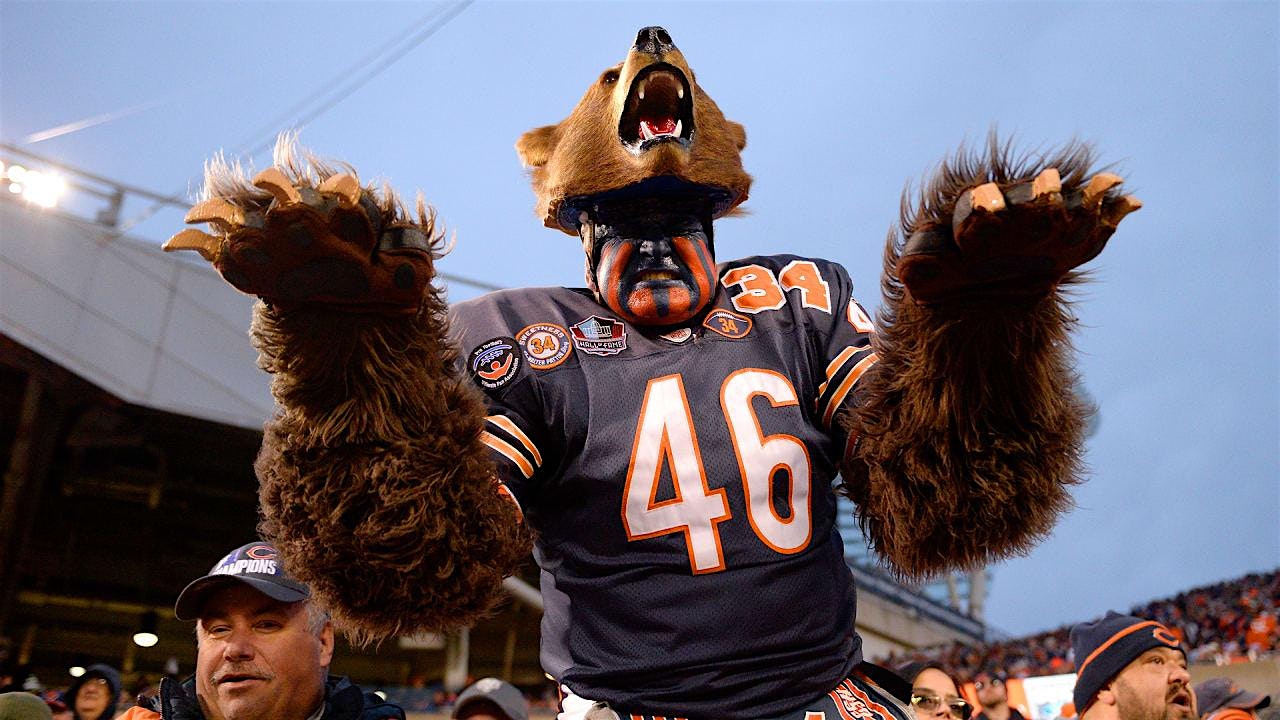 Dinner with Strangers: Bears Fans Edition at Restaurant of the Week – Chicago, IL