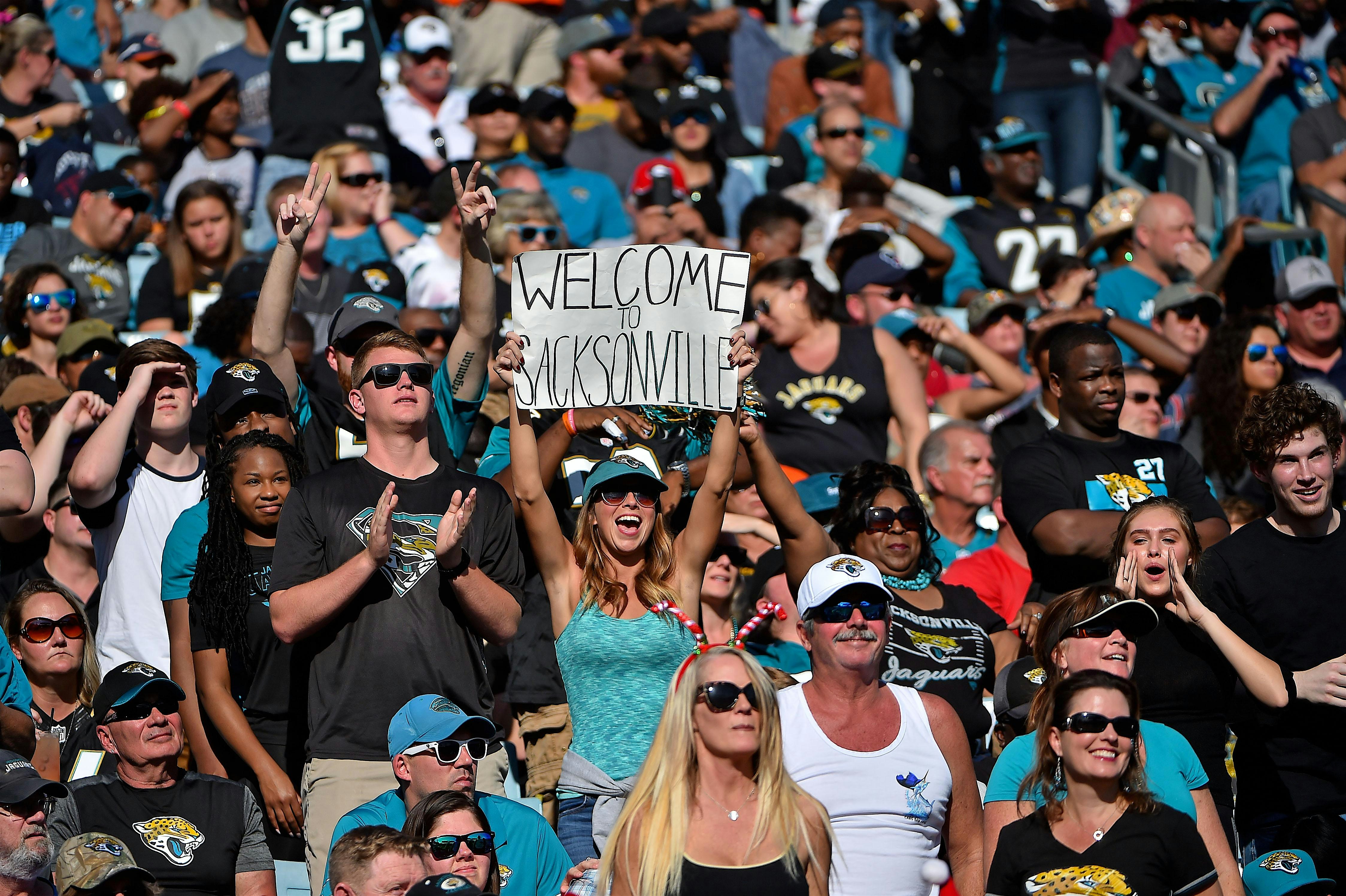 Dinner with Strangers: Jaguars Fans Edition at Restaurant of the Week – Jacksonville, FL