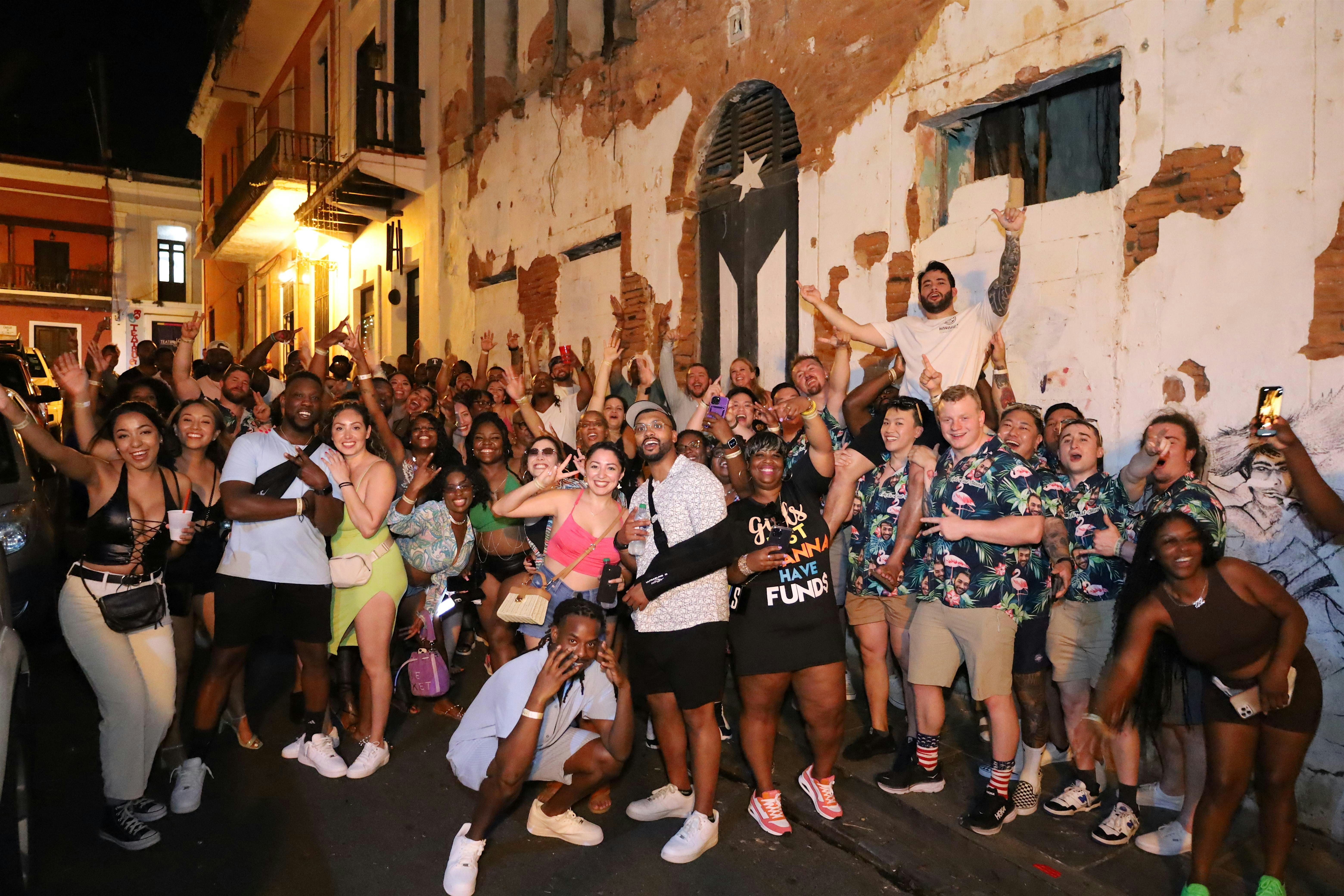 OLD SAN JUAN BARCRAWL at El CAFETÍN – San Juan, San Juan
