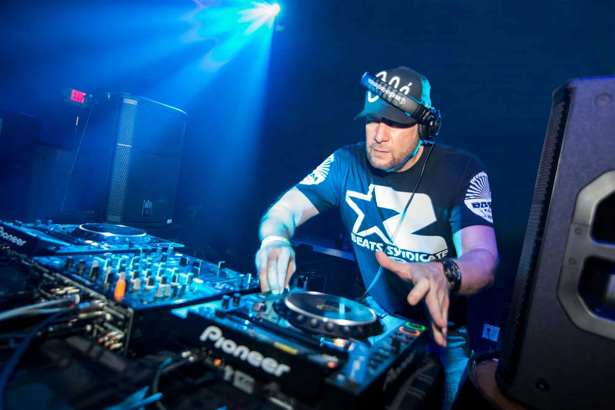 DJ ICEY AT ROKWOOD at Rokwood Nightclub and Bar – Dallas, TX