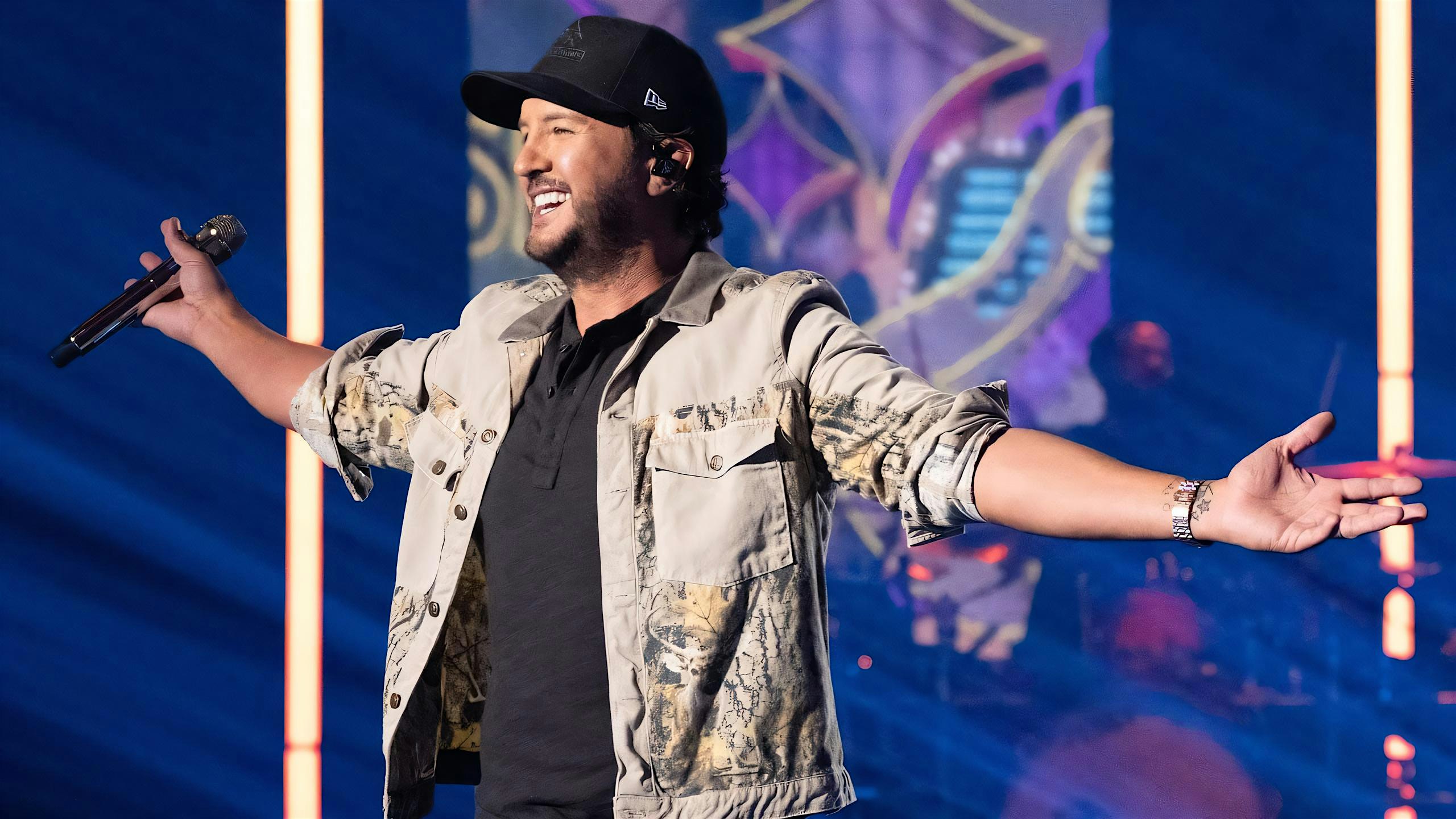 Luke Bryan LIVE in Wichita 2026 | Country Party of the Summer at INTRUST Bank Arena – Wichita, KS