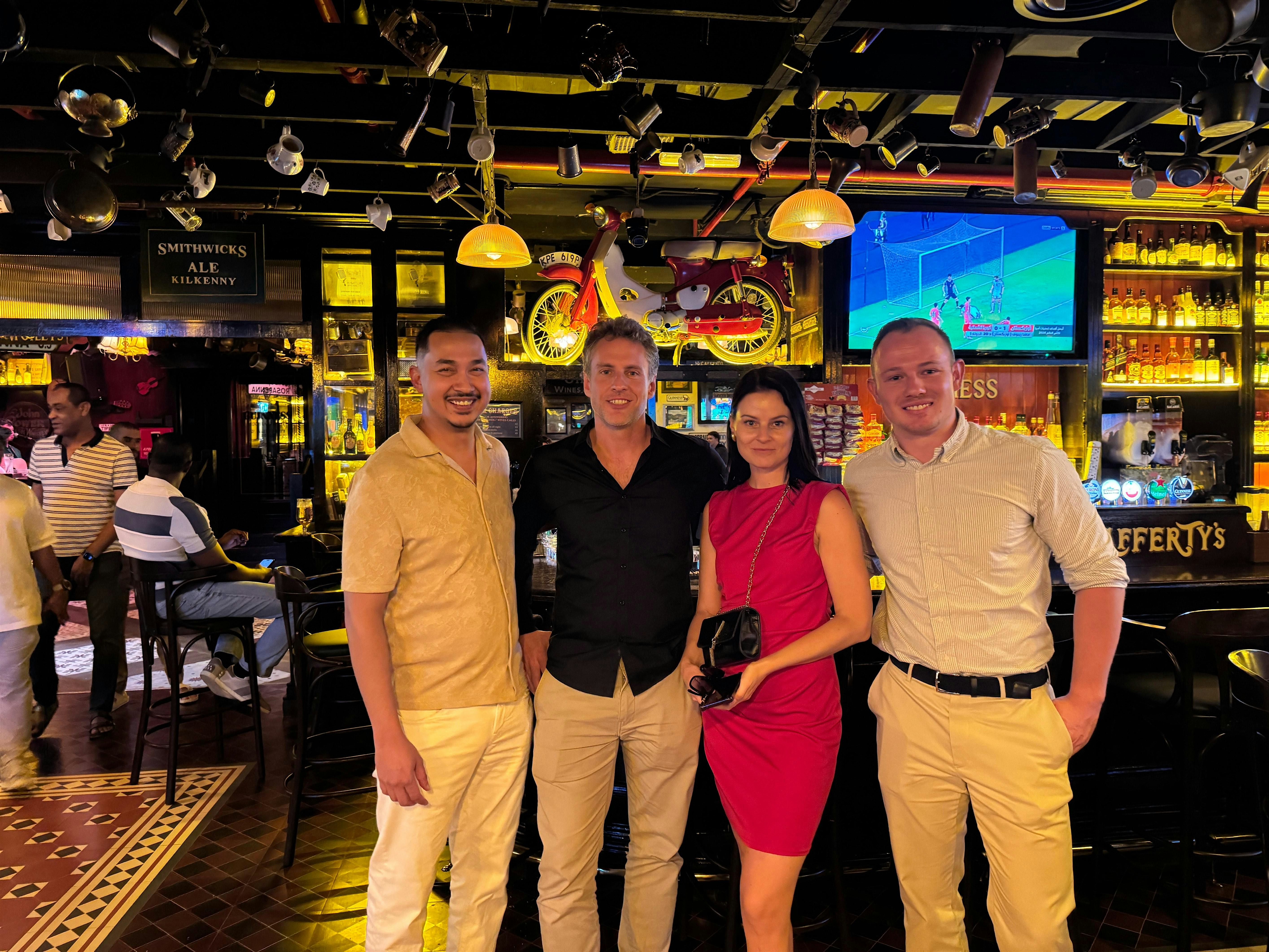 Foodies + New Friends: Middletown (Giving Back Edition) at Restaurant of the Week – Middletown, DE