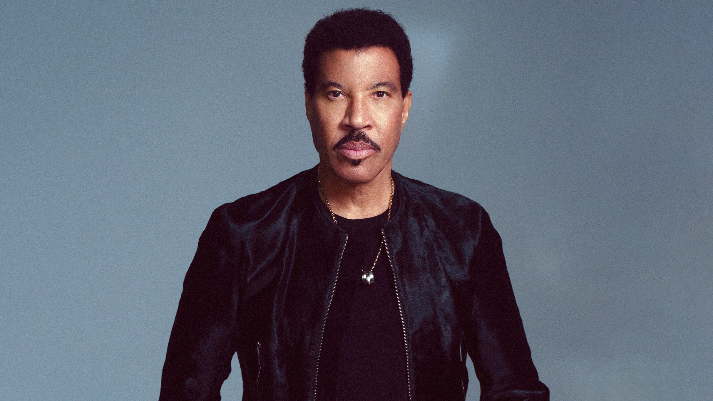 Lionel Richie and Earth, Wind & Fire – Sing a Song All Night Long at United Center – Chicago, IL