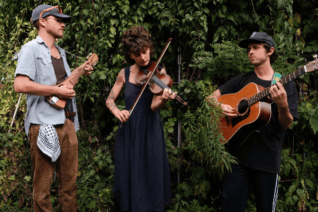 Happy Hour w/ Ditch Tea Steepers at Woodlands Tavern at Woodlands Tavern – Columbus, OH